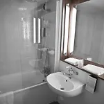 Campanile Evry Est - Germain Les Corbeil Hotel 3*