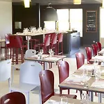 圣日耳曼莱科埃夫里艾斯特钟楼酒店 酒店 3*