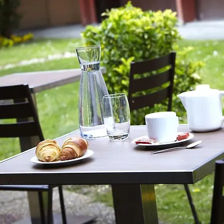 Campanile Evry Est - Germain Les Corbeil Hotel 3*
