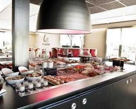 Hotel Campanile Evry Est - Germain Les Corbeil Saint-Germain-lès-Corbeil