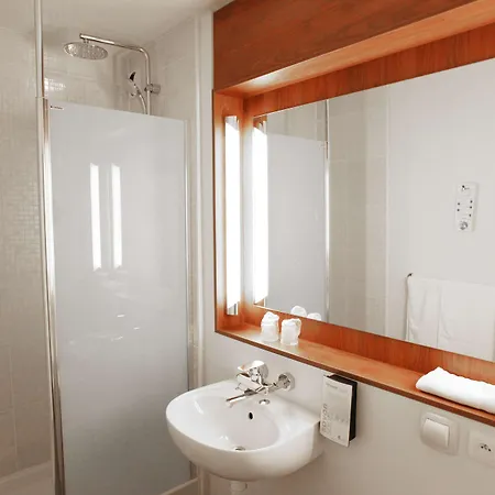 Campanile Evry Est - Germain Les Corbeil 3*