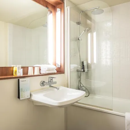 Hotel Campanile Evry Est - Germain Les Corbeil