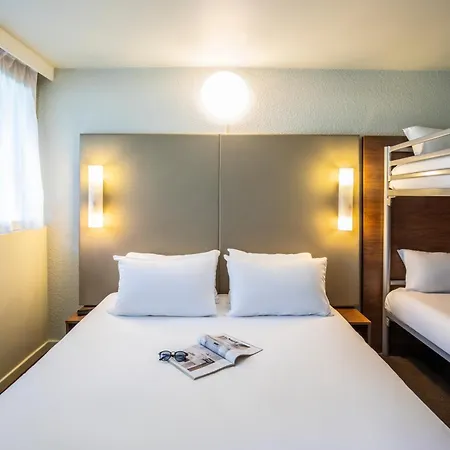 Campanile Evry Est - Germain Les Corbeil 호텔 3*