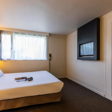 Campanile Evry Est - Germain Les Corbeil 호텔 3*