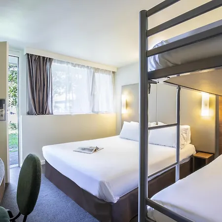 Hotel Campanile Evry Est - Germain Les Corbeil 3*