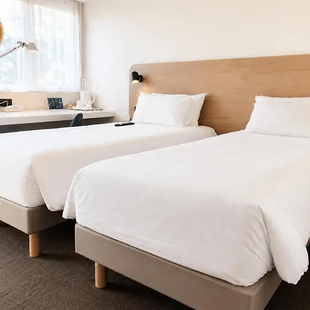 Hotel Campanile Evry Est - Germain Les Corbeil 3*