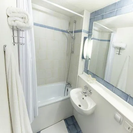 Campanile Evry Est - Germain Les Corbeil Hotel